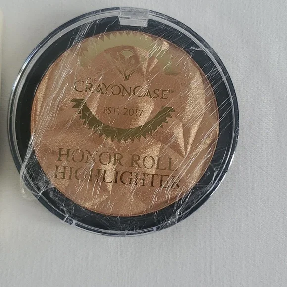 The Crayon Case Pressed Highlighter Powder - Picture 4 of 5